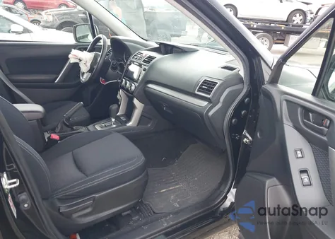 2018 Subaru Forester 2.5I Premium z USA, uszkodzony, nr VIN JF2SJAEC9JH422660